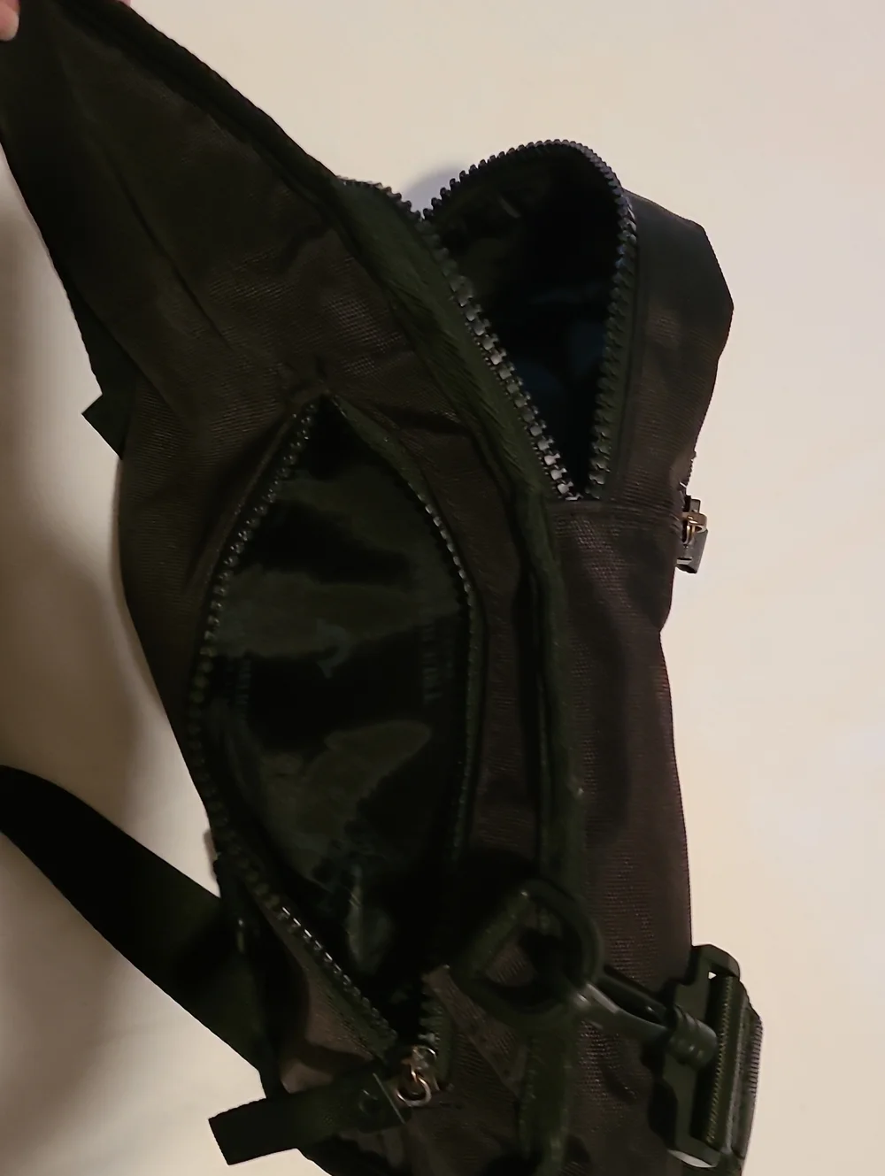 True Religion Sling Crossbody Shoulder Bag Adjustable Strap Belt Bag. Black